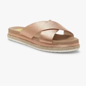 Vince Camuto Rose Gold Sandals • 10